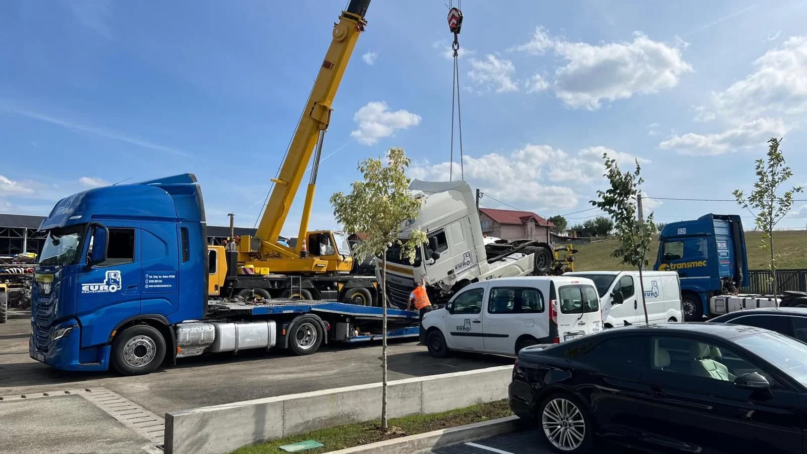 Flota proprie de camioane Euro Dezmembrări