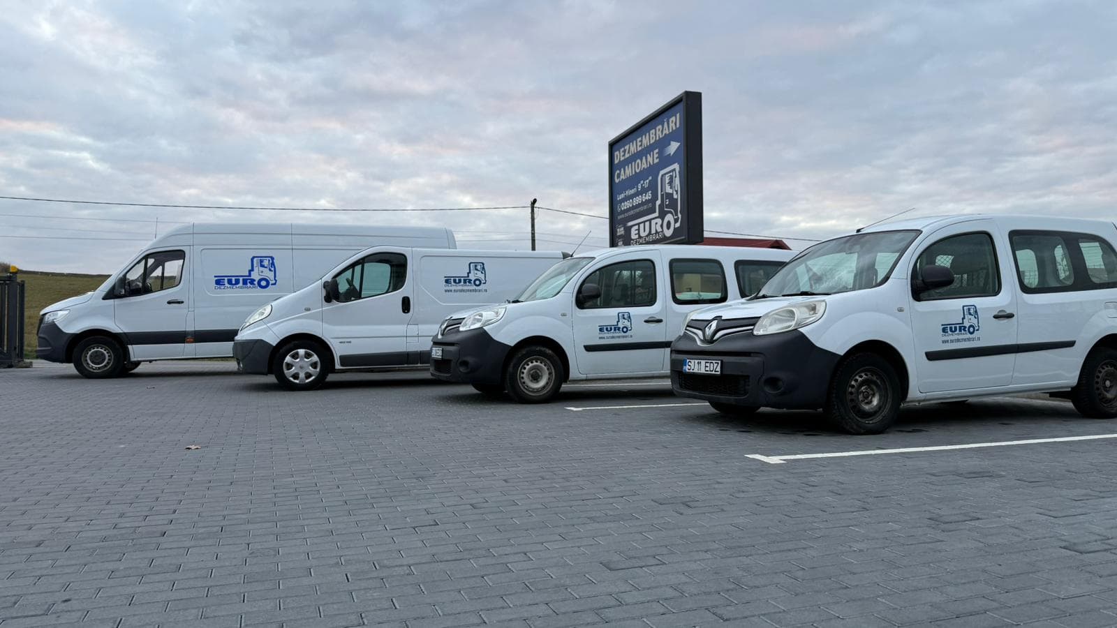 Flota proprie de camioane Euro Dezmembrări