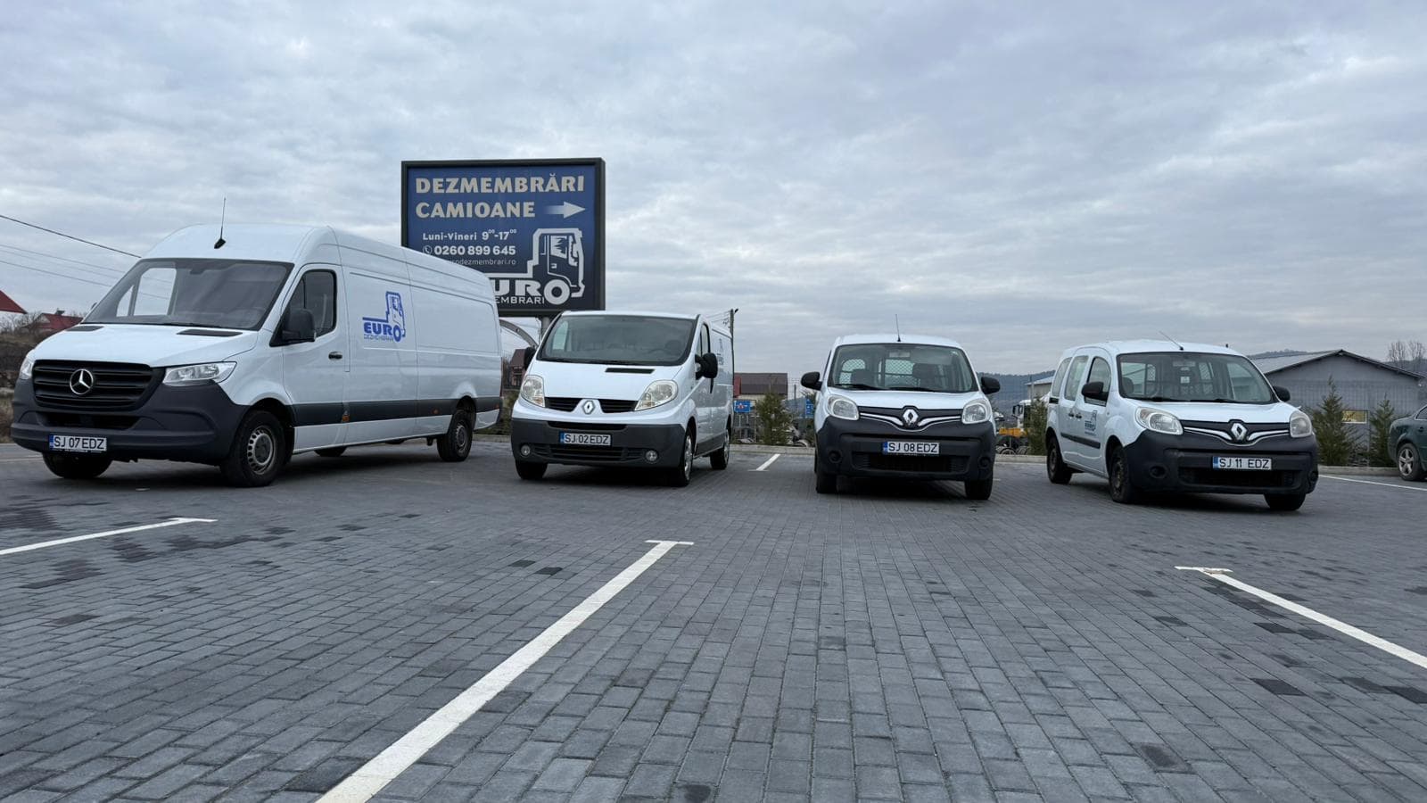 Flota proprie de camioane Euro Dezmembrări