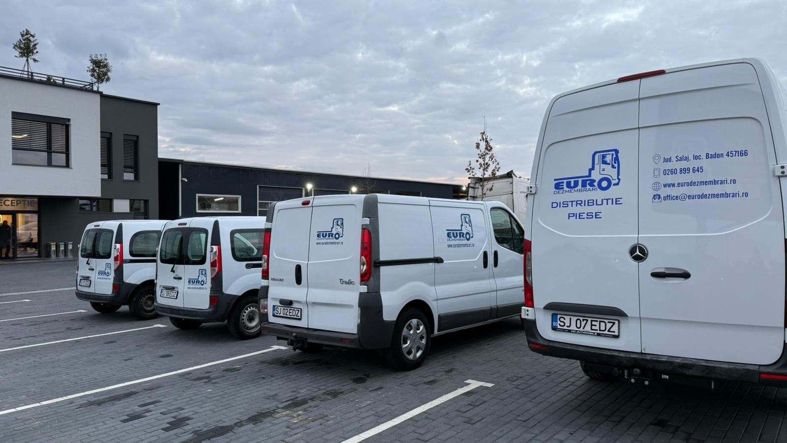 Flota proprie de camioane Euro Dezmembrări