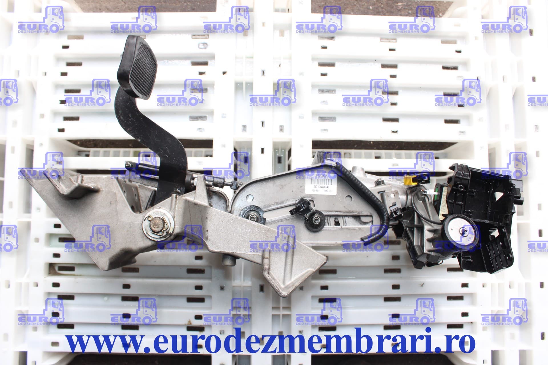 TARTÓ KORMÁNY RENAULT 7420805861 – 2. kép
