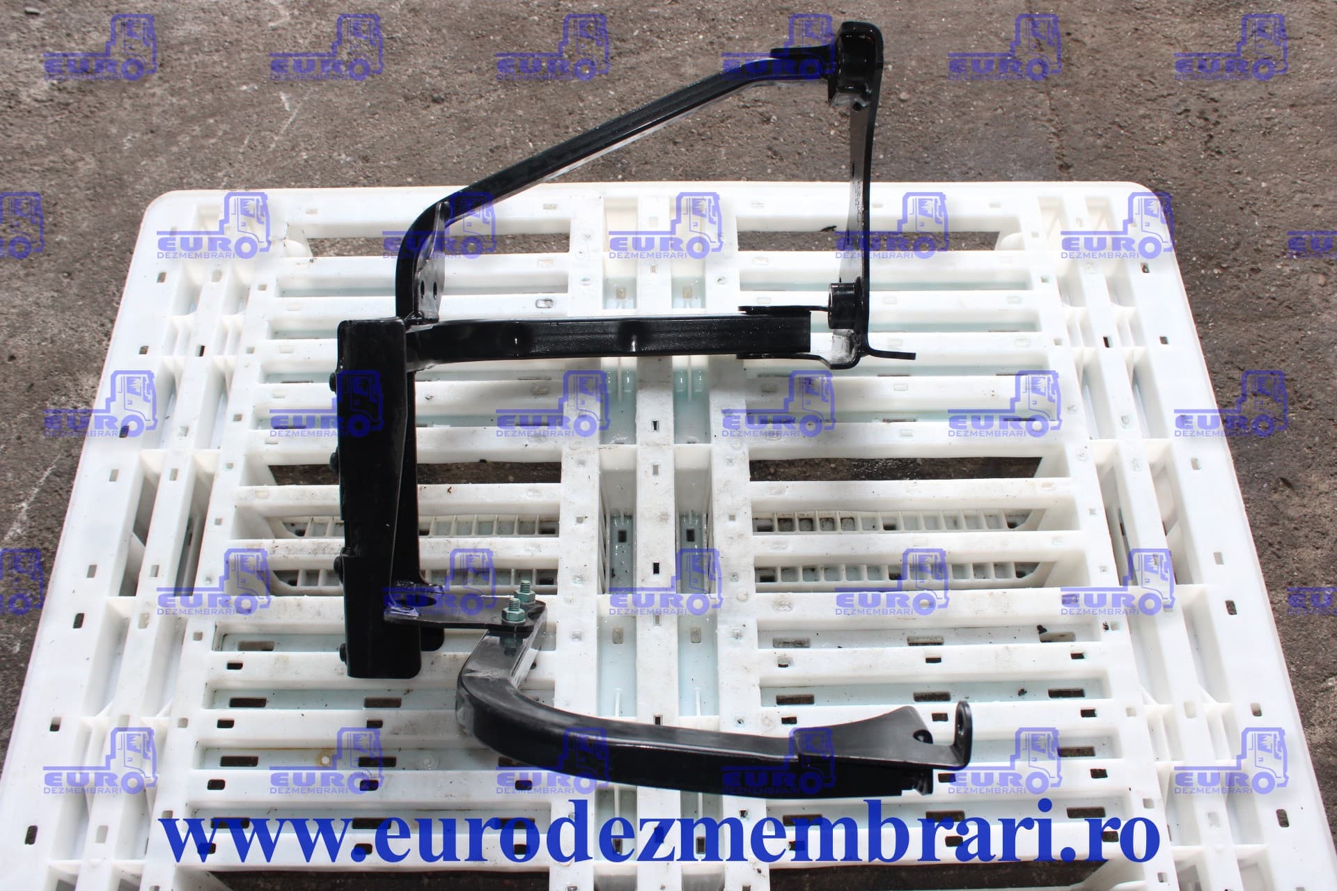 HALTERUNG STUFE LINKS MAN TGS TG3 81.41615.5167
