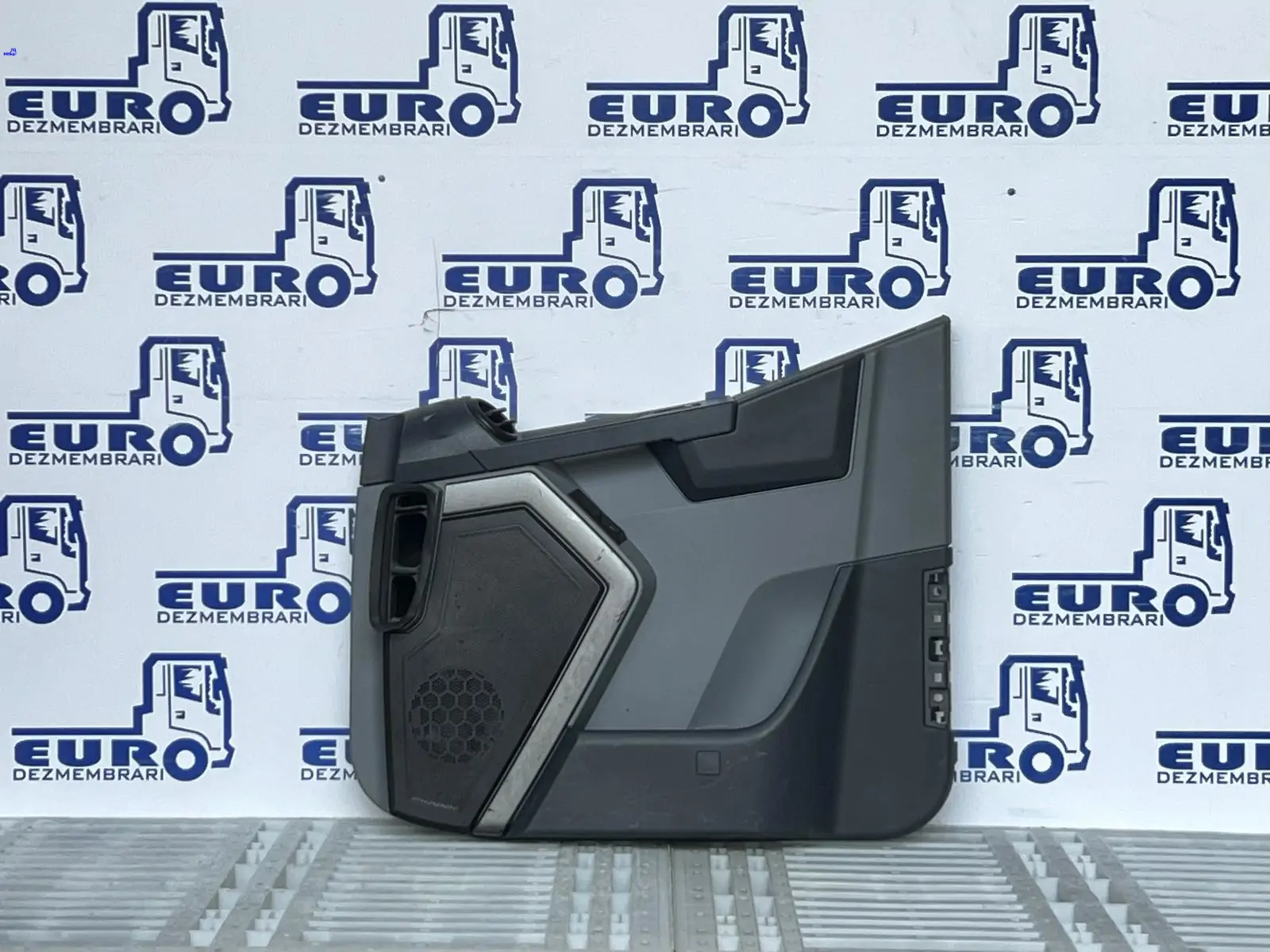 RENAULT T 82400787